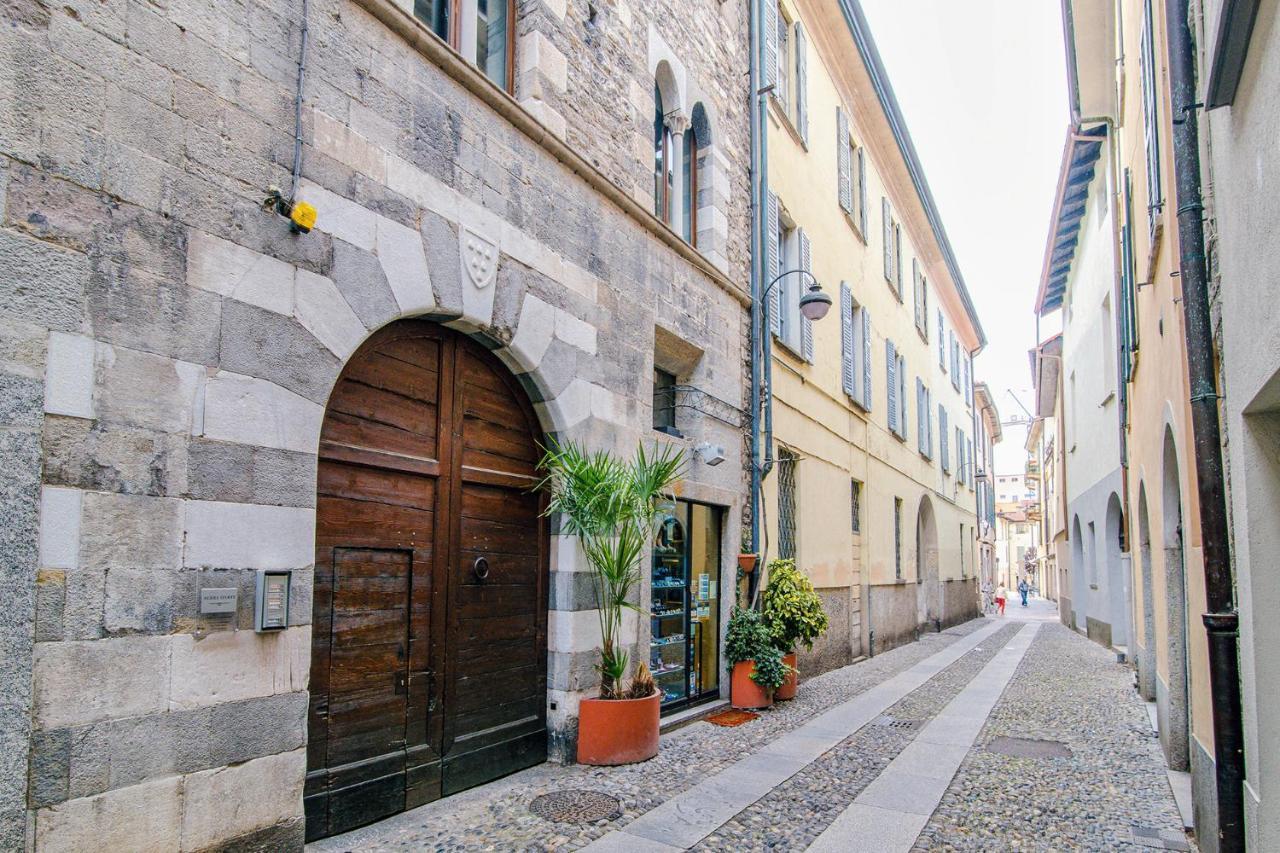Apartmán Palazzo Del Pero - The House Of Travelers Como Exteriér fotografie